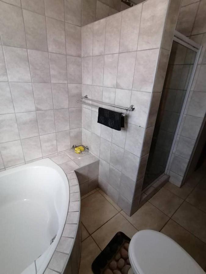Jjp Self Catering - Three Bedroom House Людеріц Екстер'єр фото
