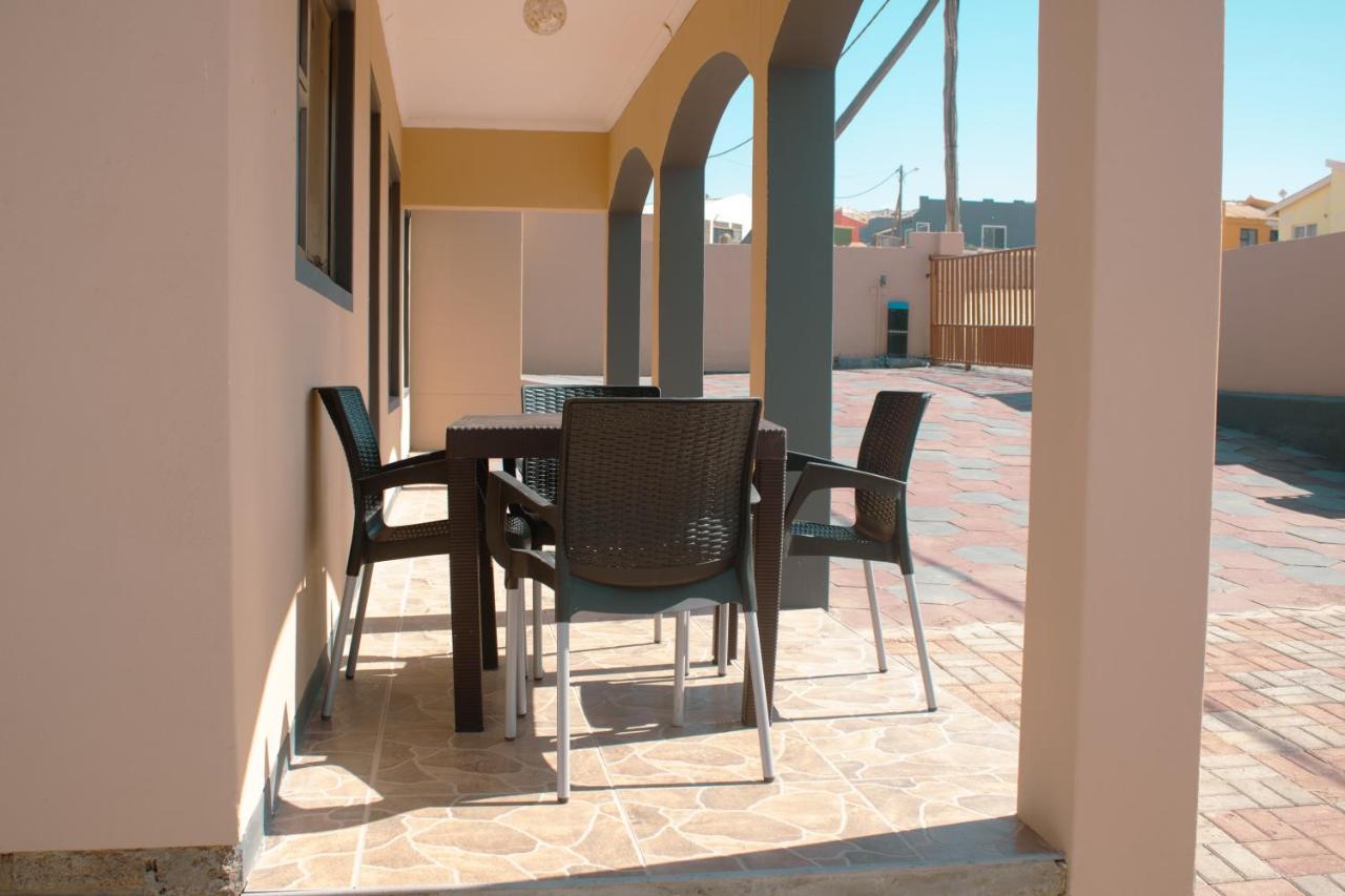 Jjp Self Catering - Three Bedroom House Людеріц Екстер'єр фото