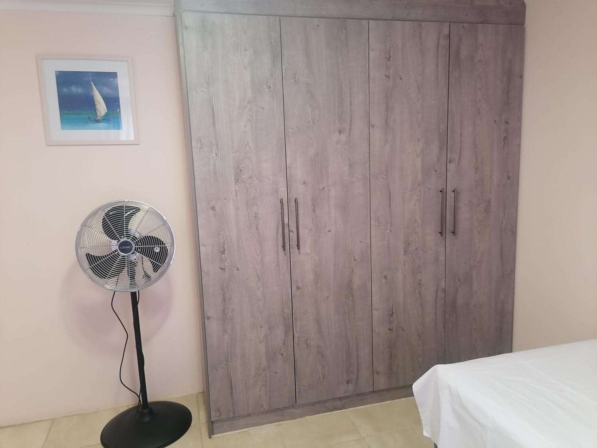 Jjp Self Catering - Three Bedroom House Людеріц Екстер'єр фото